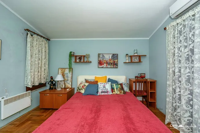 Five-room duplex in Bar near the sea