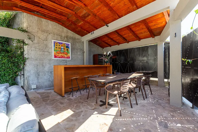 Luxury Villa with Panoramic Sea View – Elegance and Comfort Combined