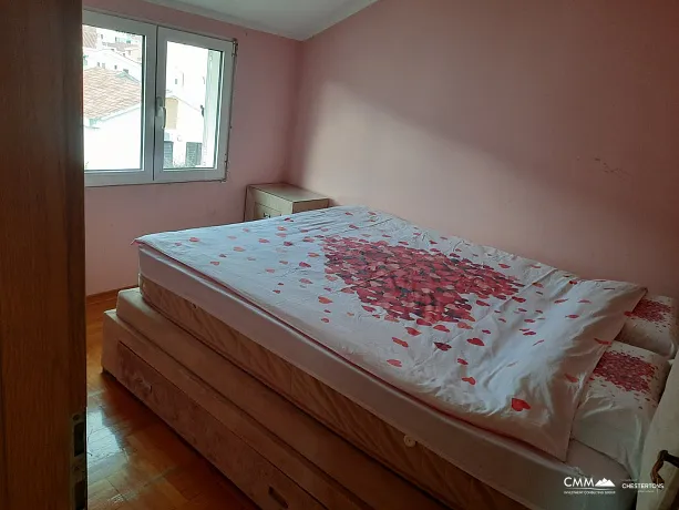 Two-bedroom apartment in Budva near the center