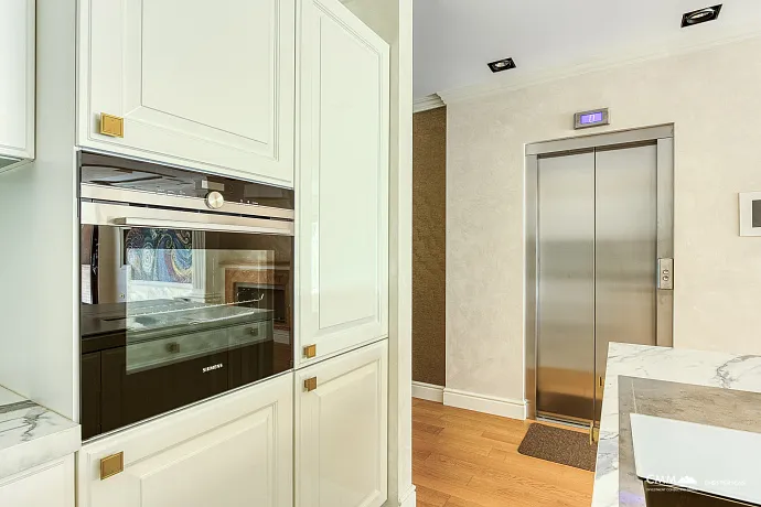 Luxurious One-Bedroom Apartment with Designer Interior