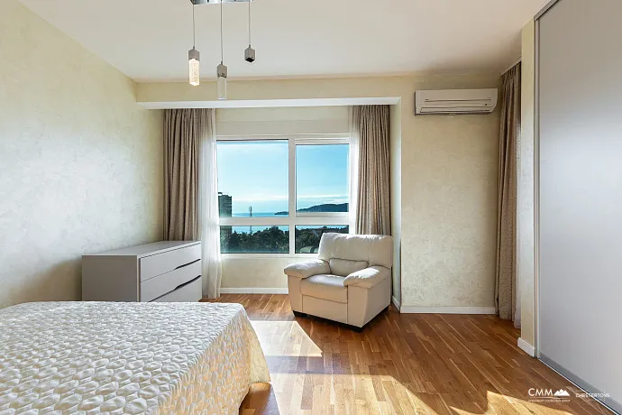 Seaview Luxury Apartment in Bečići"