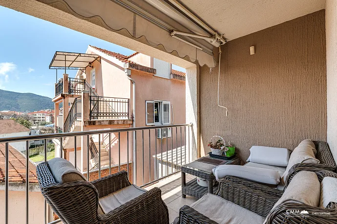 House in a quiet area of Budva overlooking the sea.