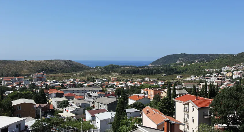 Apartments in an apartment building in Sutomore