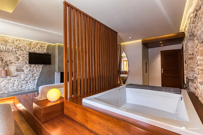 Luxury Villa with Panoramic Sea View – Elegance and Comfort Combined