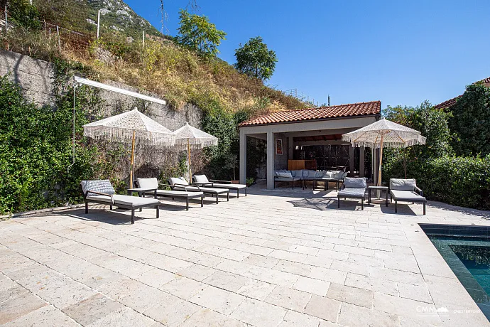 Luxury Villa with Panoramic Sea View – Elegance and Comfort Combined