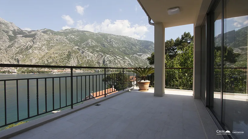 New house by the sea in Muo Kotor