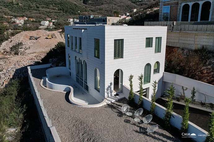 Luxurious villas in the PURE MANSIONS complex