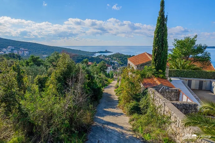 Urbanized Plots Near the Sea in Herceg Novi (4556 m² or separately 2090 m² and 2466 m²) – Great Investment Opportunity