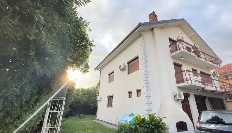 House in Bijela near the sea