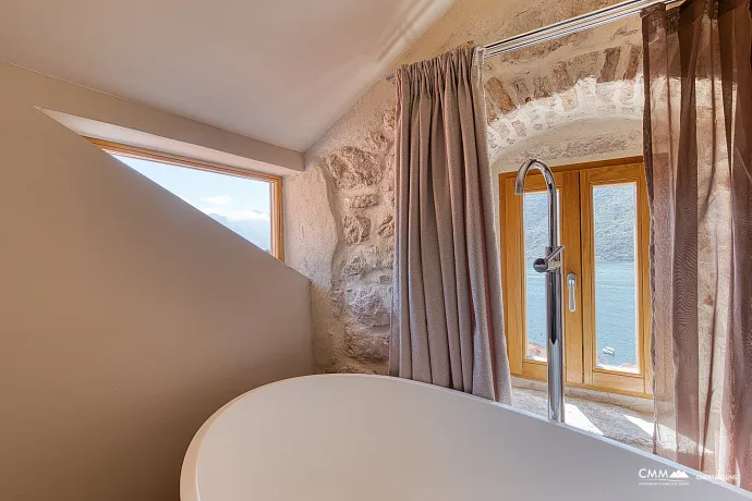 Luxury Villa with Panoramic Sea View – Elegance and Comfort Combined