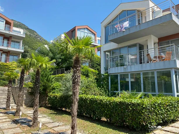 Apartment with a beautiful sea view for sale
