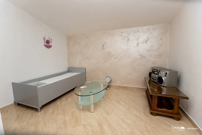 Spacious house in Bar