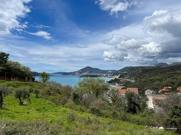 Plot of 676 m2 in the Kamenovo area with a ready-made project