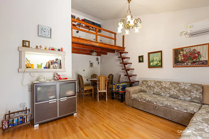 A townhouse wiht mountine view in Budva