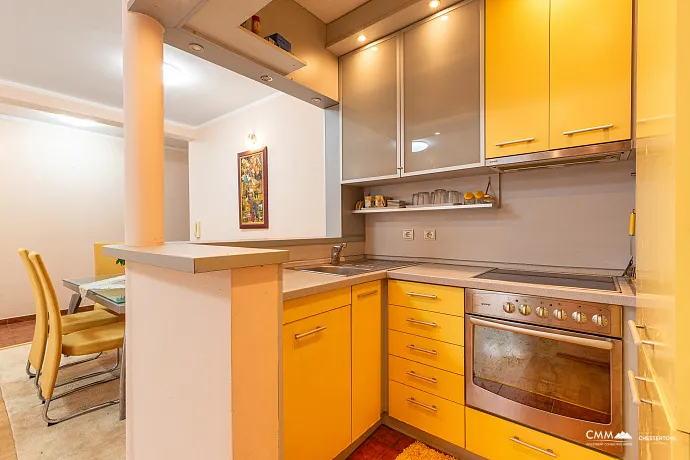 Apartment 80 m² with two bedrooms in Budva with a plot