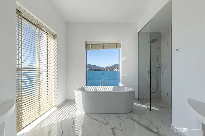 Luxurious villas in the PURE MANSIONS complex