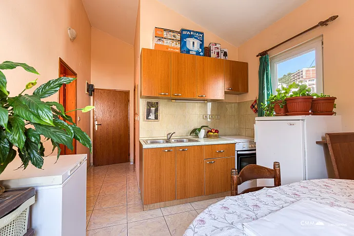 A townhouse wiht mountine view in Budva