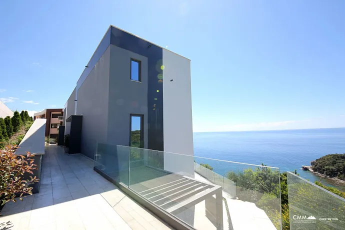 Luxurious villas in Budva