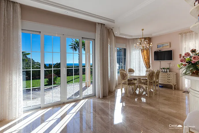 Elegance and serenity in a luxurious villa with natural views.
