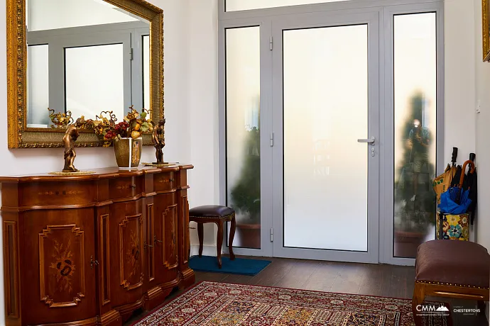 Spacious house in Kumbor with a total area of 335 m²