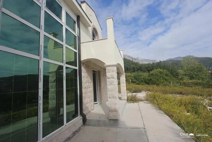 A house with sea and mountine view in Mojdez, Herceg Novi