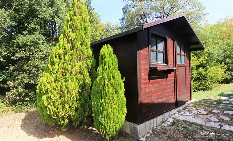 House with a large plot in Radanovići