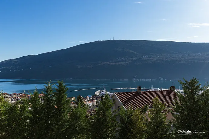 For sale new villas in a complex overlooking the Bay of Kotor