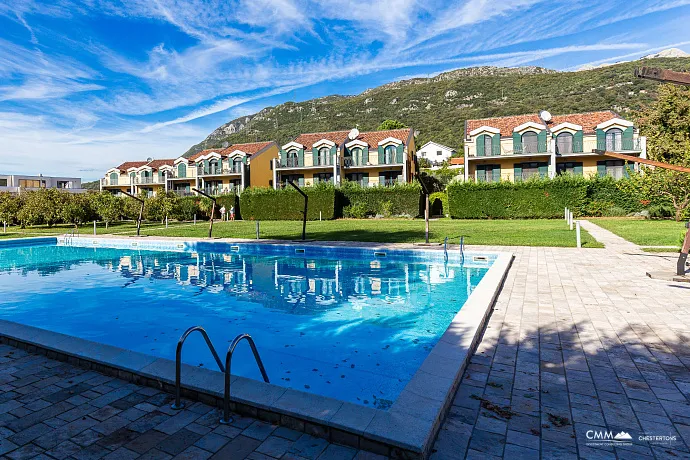 Three-level house with three bedrooms, 176 m², Lastva