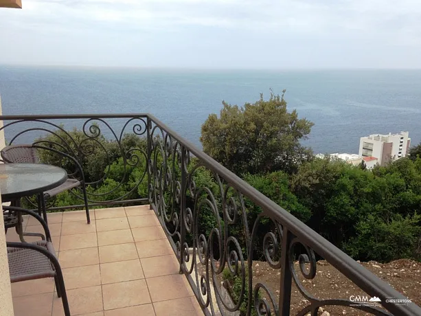 House in Bar with sea view