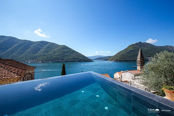 Luxury Villa with Panoramic Sea View – Elegance and Comfort Combined