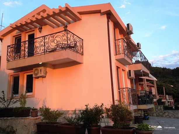 House in Bar with sea view