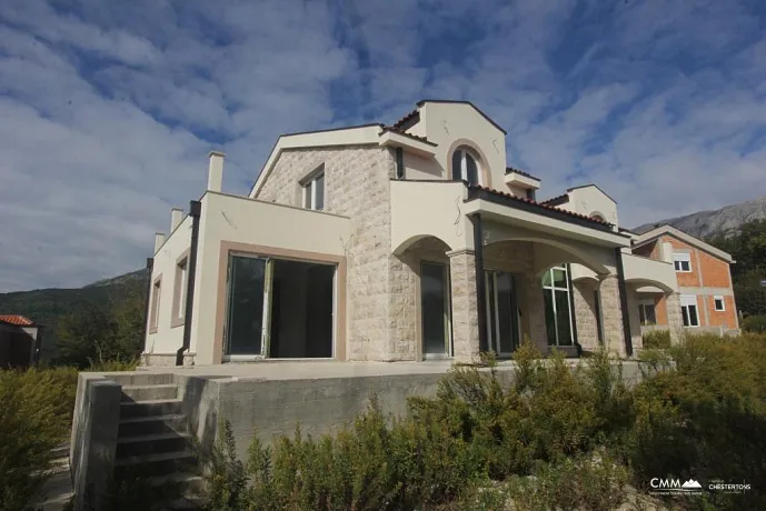 A house with sea and mountine view in Mojdez, Herceg Novi