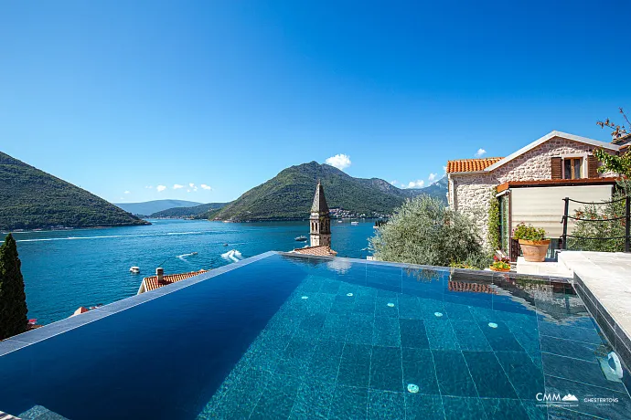 Luxury Villa with Panoramic Sea View – Elegance and Comfort Combined