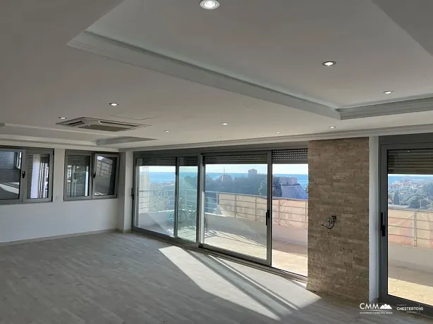 Penthouse in Ulcinj with sea view