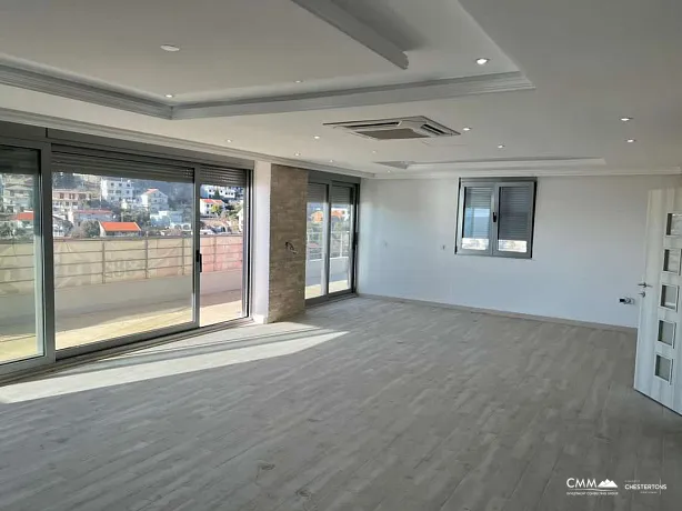 Penthouse in Ulcinj with sea view