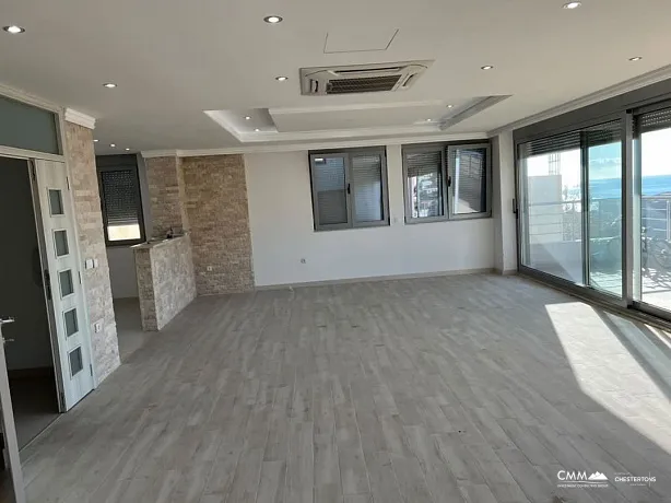 Penthouse in Ulcinj with sea view