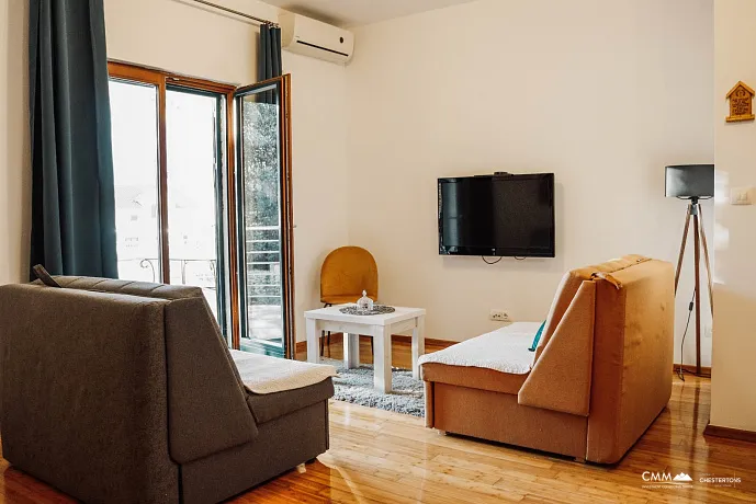Apartment in Risan 65m2 with one bedroom near the sea