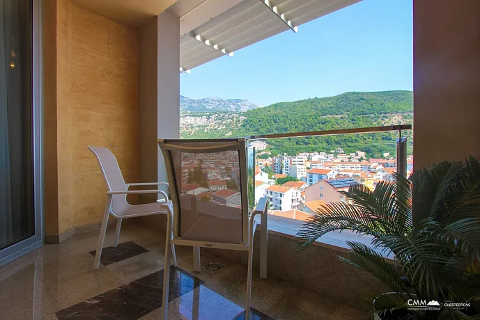 Spacious apartments in the center of Budva