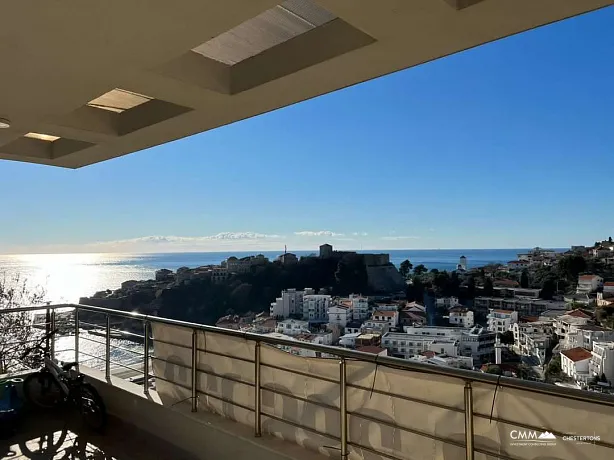 Penthouse in Ulcinj with sea view