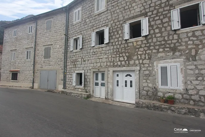 Frontline Four Bed House Near Central Kotor