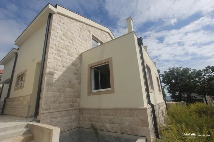 A house with sea and mountine view in Mojdez, Herceg Novi