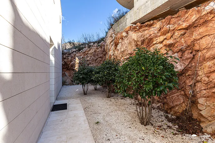 Luxurious villas in the PURE MANSIONS complex