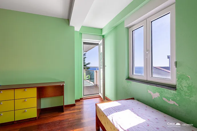 Three-Bedroom Apartment in Petrovac with Sea View
