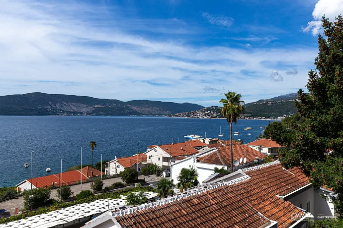House in Kumbor 200 m to the sea