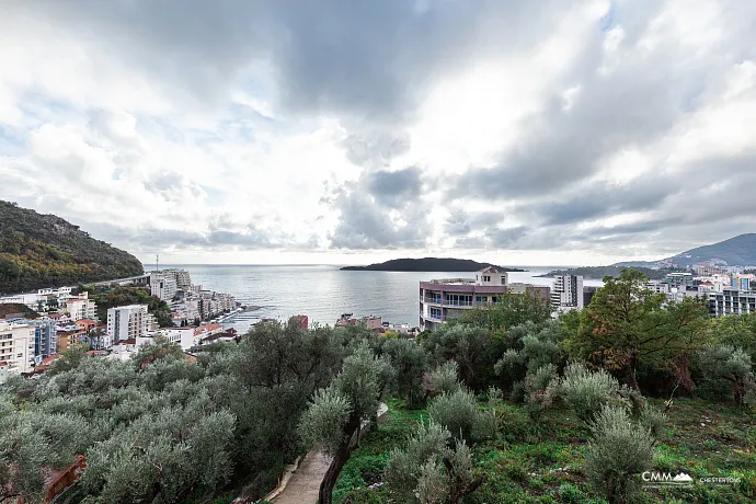 A bright and comfortable 65 m² apartment in Rafailovići