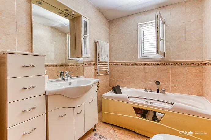 For Sale: Charming House in Bar 