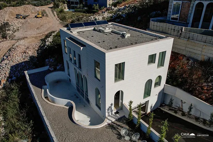 Luxurious villas in the PURE MANSIONS complex