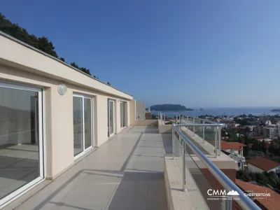 Apartment with magneficent sea view in Budva