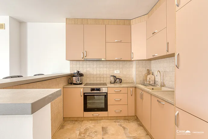 FOR SALE: SPACIOUS, FULLY FURNISHED APARTMENT IN BUDVA WITH GARAGE AND TESLA CHARGER