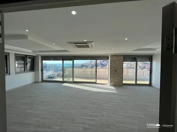 Penthouse in Ulcinj with sea view
